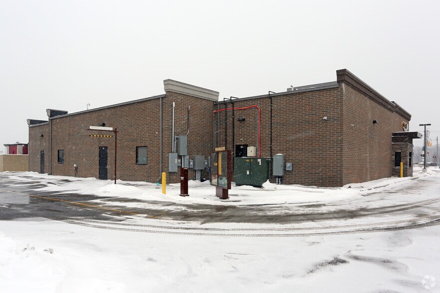 More Photos Of 4281 24th Ave, Fort Gratiot Freestanding For Lease