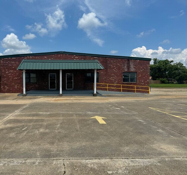 More Photos Of 187 Monarch Dr, Houma Warehouse For Lease