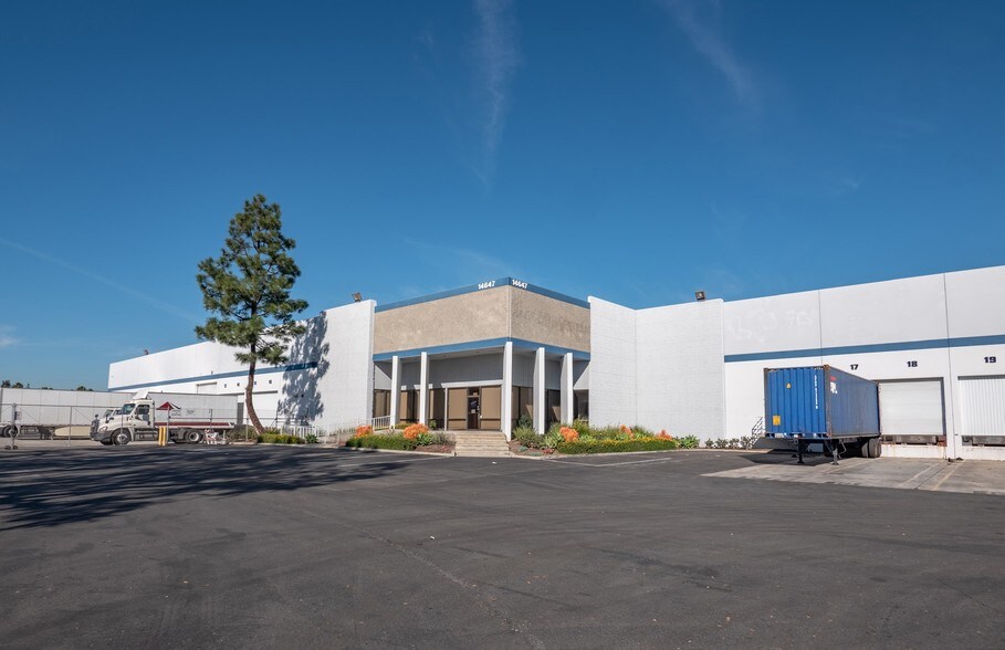 More Photos Of 14647-14667 Northam St, La Mirada Warehouse For Lease