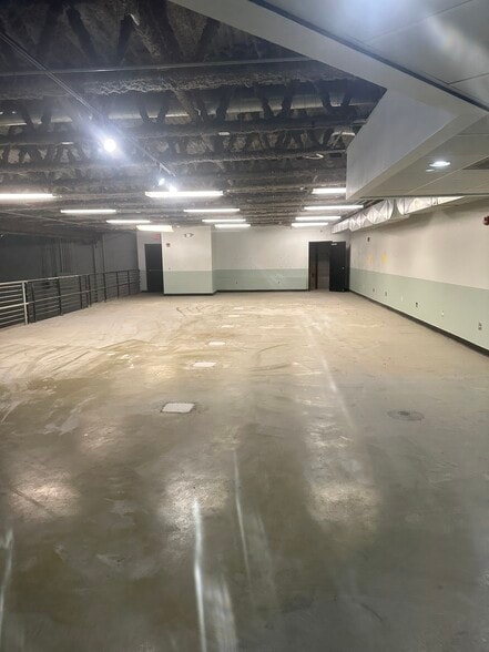 More Photos Of 19031 Old Lagrange Rd, Mokena Unknown For Lease