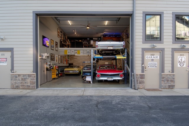 More Photos Of 2220 Ferry Rd, Naperville Showroom For Sale