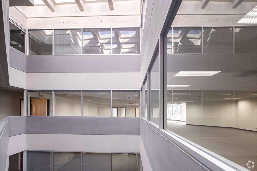 More Photos Of 1301 Basswood Rd, Schaumburg Office For Sale