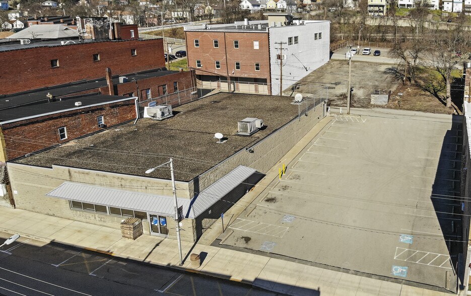 More Photos Of 621 Clay Ave, Jeannette Drugstore For Sale