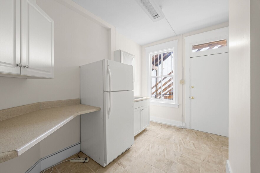 More Photos Of 1312 W Main St, Richmond Office For Lease