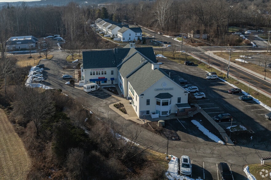 More Photos Of 31 Old Route 7, Brookfield Medical For Lease