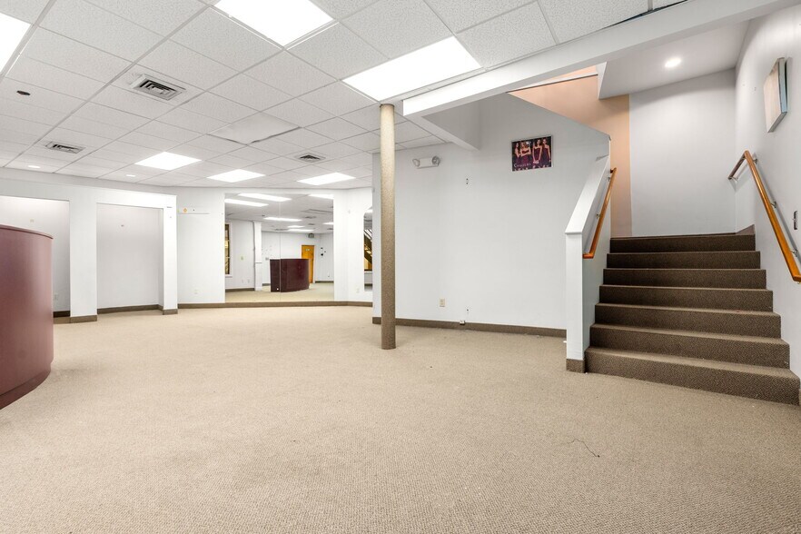 More Photos Of 285-285 Belmont St, Belmont General Retail For Sale