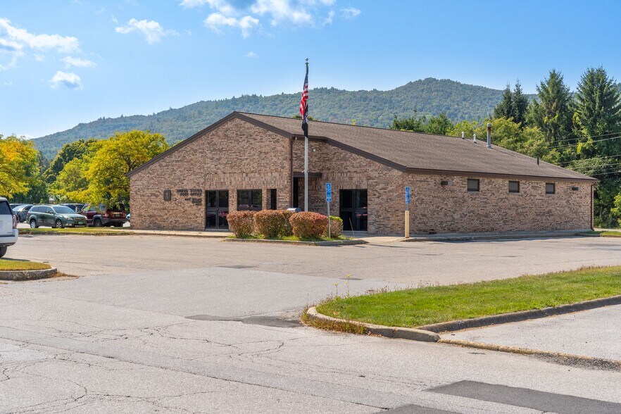 More Photos Of Route 4A Westway Mall, West Rutland Unknown For Lease