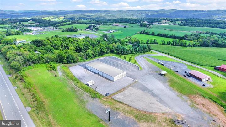 More Photos Of 57 W Shortcut Rd, Newport Showroom For Sale
