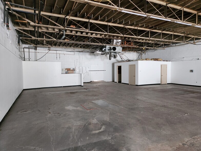 More Photos Of 2927 Morton St, Fort Worth Office For Sale