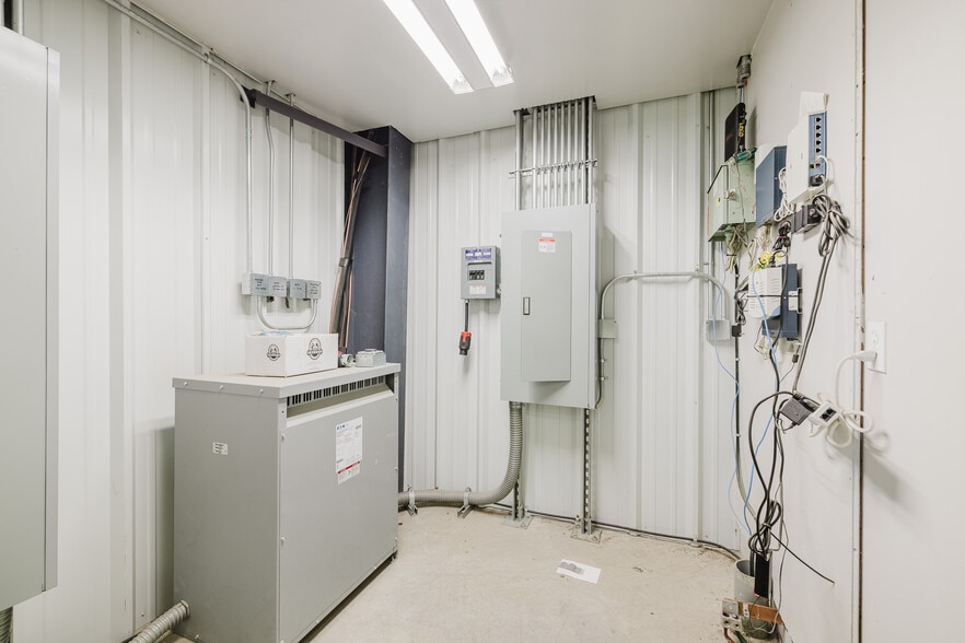 More Photos Of 1025 Carlin Trend Dr, Carlin Service For Sale