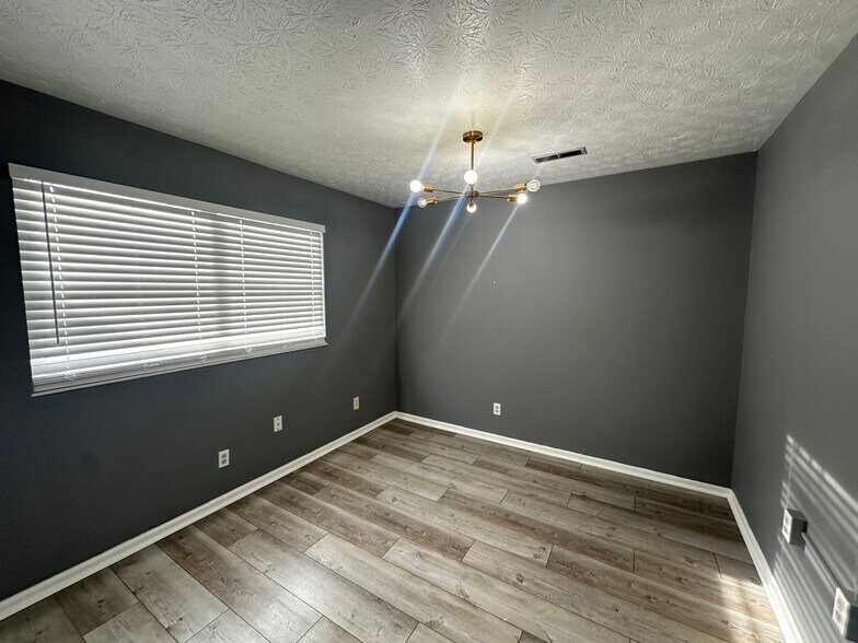 More Photos Of 5598 Glenway Ave, Cincinnati Office For Lease