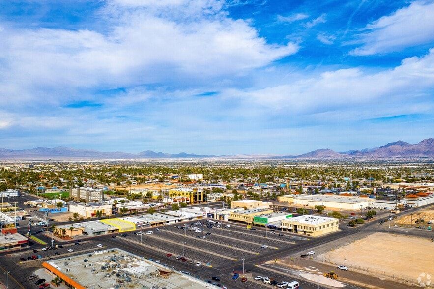 More Photos Of 953 E Sahara Ave, Las Vegas Storefront For Lease