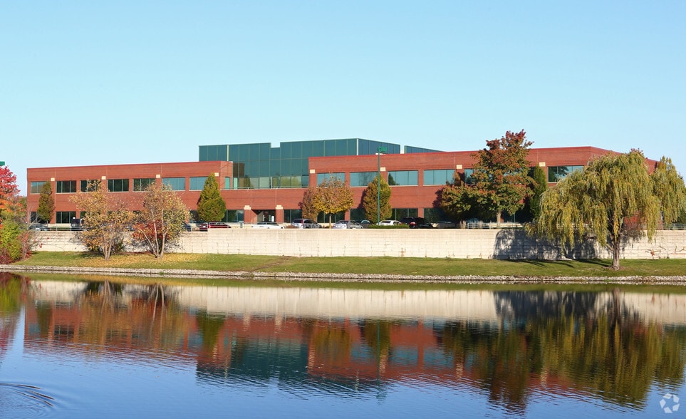 More Photos Of 400 N Lakeview Pky, Vernon Hills Office For Lease