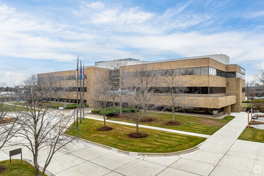 More Photos Of 950 Stephenson Hwy, Troy Loft Creative Space For Lease