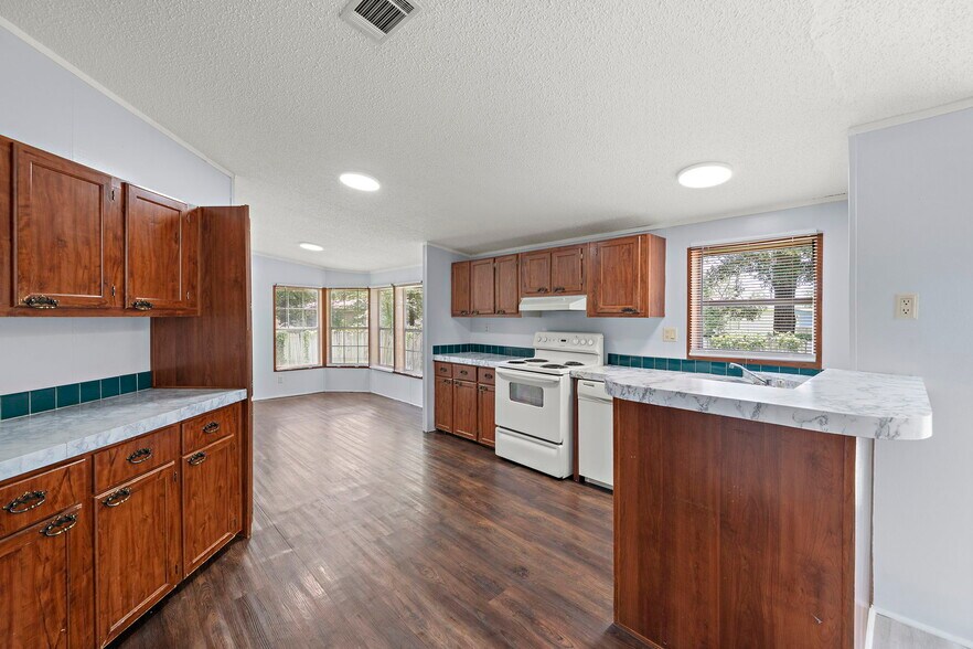 More Photos Of 16509 Brittany Way, Conroe Specialty For Sale