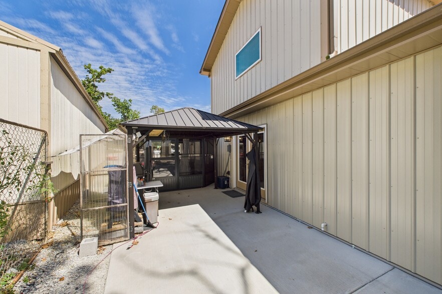 More Photos Of 141 County Road 851, Elizabeth Hotel For Sale