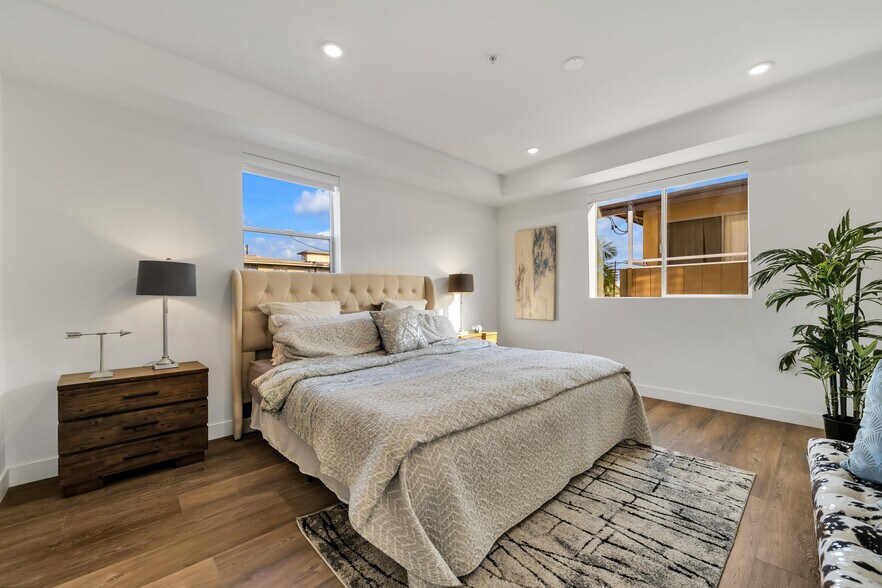 More Photos Of 1245 N New Hampshire Ave, Los Angeles Apartments For Sale
