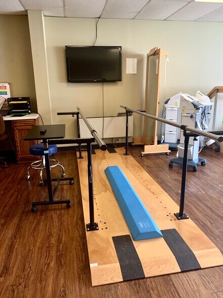 More Photos Of 500 6th Ave, Mendota Skilled Nursing Facility For Lease