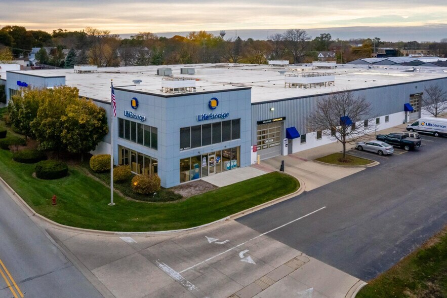 More Photos Of 700 E Park Ave, Libertyville Self Storage For Lease
