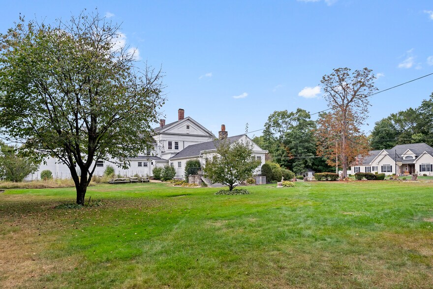 More Photos Of 135 Cooper St, Agawam Specialty For Sale