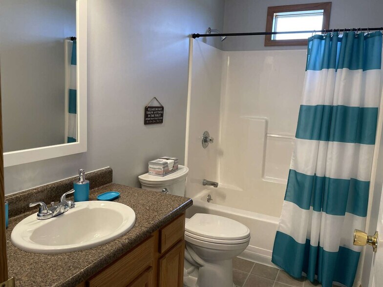 More Photos Of 446 Maples Rd, Milford Hotel For Sale