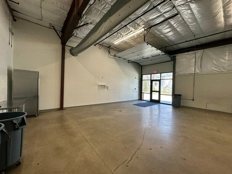 More Photos Of 166 Riverside Industrial Pky, Portland Shelter For Lease