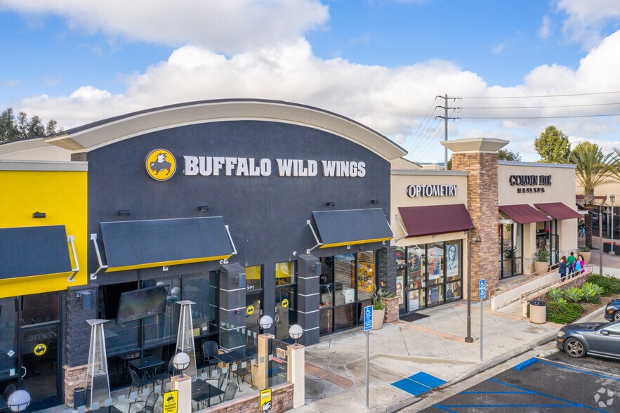 More Photos Of 23642 Rockfield Blvd, Lake Forest General Retail For Lease