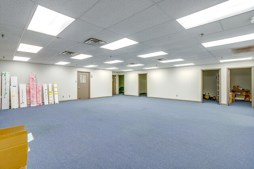 More Photos Of 2051 Franklin Dr, Fort Worth Warehouse For Lease