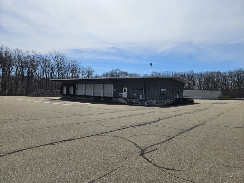 Primary Photo Of 104 Rotary Dr, Hazleton Truck Terminal For Lease