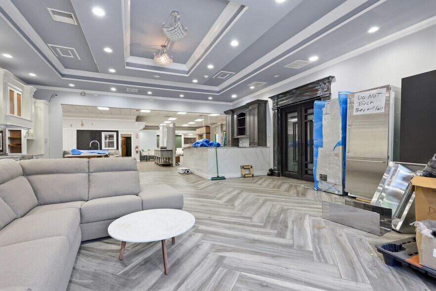 More Photos Of 17 Sweetmans Ln, Manalapan Township Freestanding For Lease