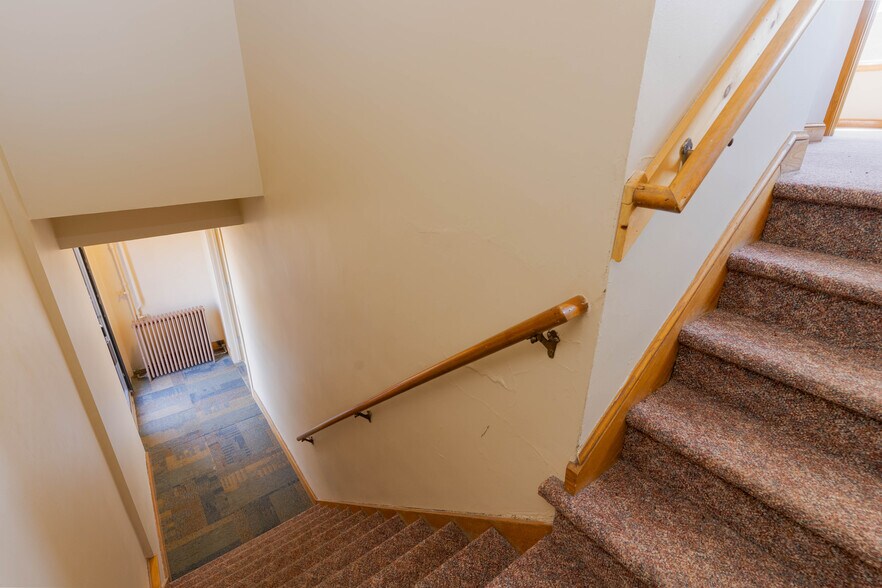 More Photos Of 402 Washington Ave, Iron River Bank For Sale