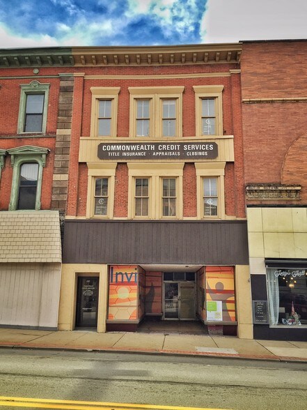 More Photos Of 25 N Main St, Greensburg Storefront Retail Residential For Lease