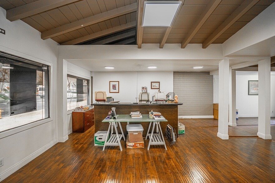 More Photos Of 6286 Beach Blvd, Buena Park Storefront For Sale