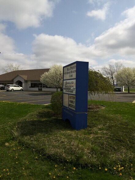 More Photos Of 9801-9805 Prairie Ave, Highland Medical For Lease