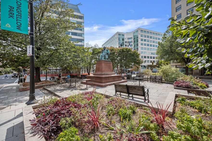 More Photos Of 1823 M St NW, Washington Bar For Sale