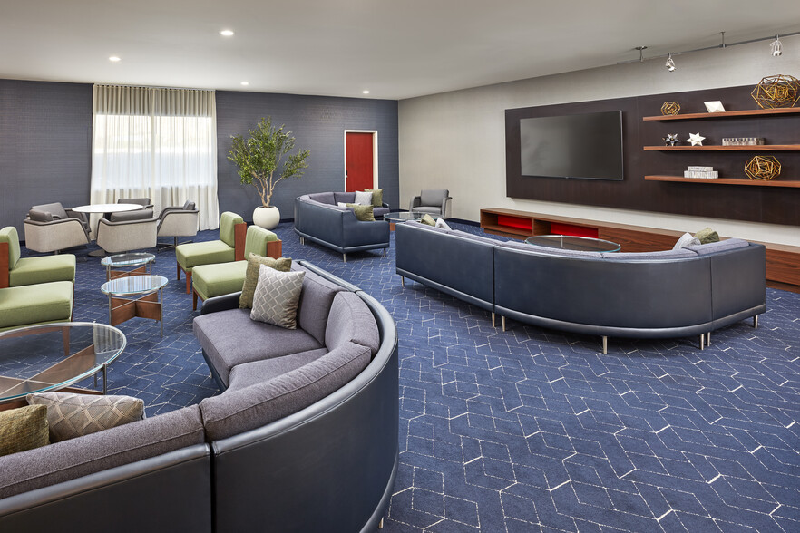 More Photos Of 1000 Fairgrounds Dr, Vallejo Hotel For Sale