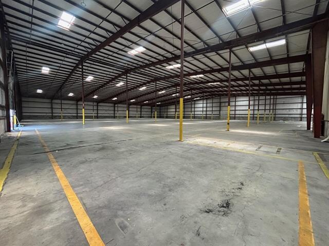 More Photos Of 4425 Pan American Blvd, Laredo Warehouse For Lease