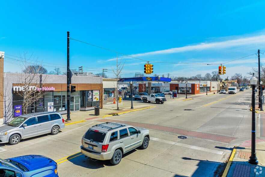 More Photos Of 504 Main St, Belleville Storefront Retail Office For Lease