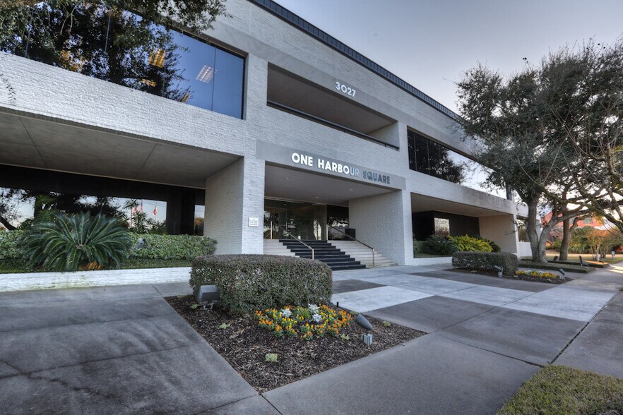 Primary Photo Of 3027 Marina Bay Dr, League City Office For Lease