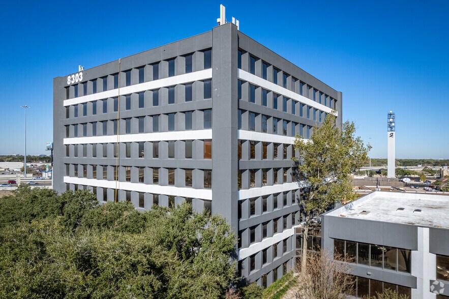 Primary Photo Of 8303 Southwest Fwy, Houston Office For Lease