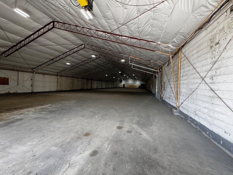 More Photos Of 147 Second Ave, Rochelle Warehouse For Lease