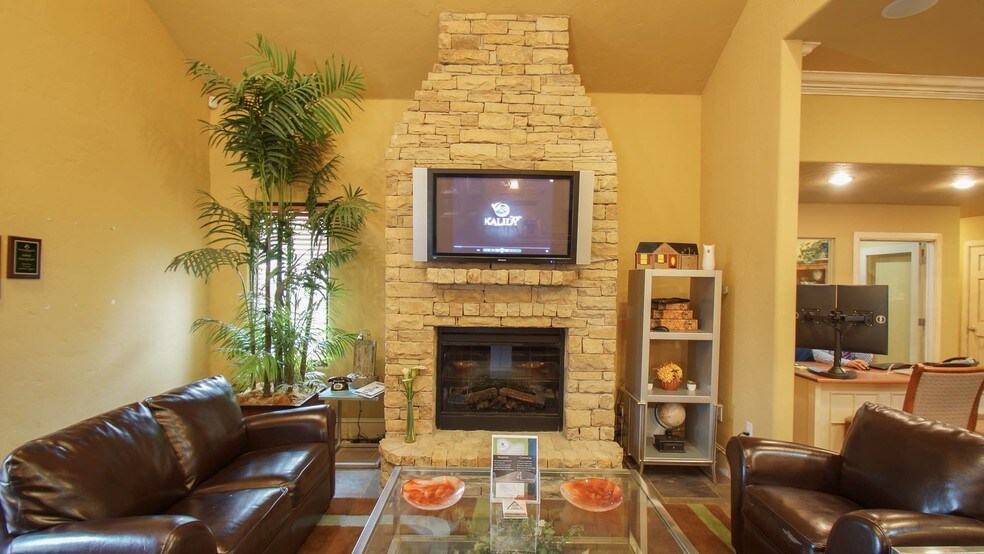 More Photos Of 14909 N Kelly Ave, Edmond Loft Creative Space For Lease