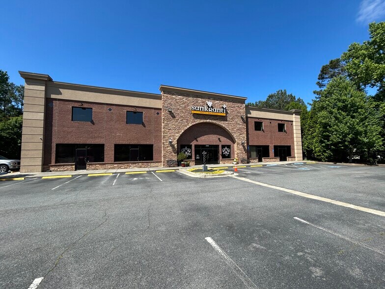 Primary Photo Of 2000 Ray Moss Connector, Johns Creek Freestanding For Sale