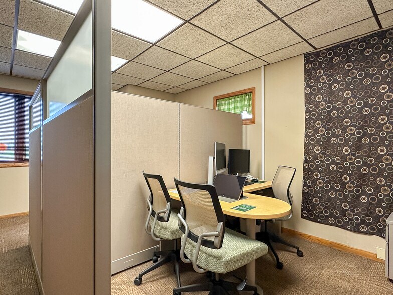 More Photos Of 233 S 8th St, Medford Office For Sale
