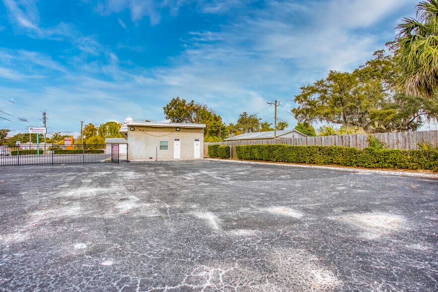 More Photos Of 4401 Edgewater Dr, Orlando Freestanding For Lease