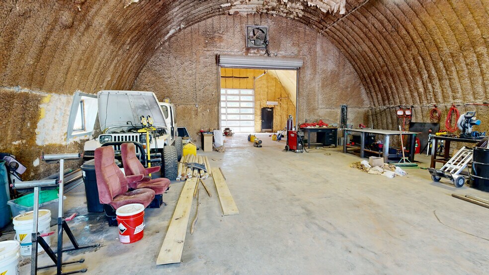 More Photos Of 11236 AR 264, Bentonville Warehouse For Lease