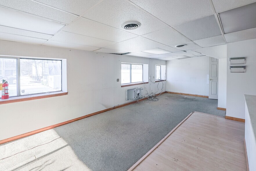 More Photos Of 97 N Clinton St, Poughkeepsie Light Manufacturing For Sale