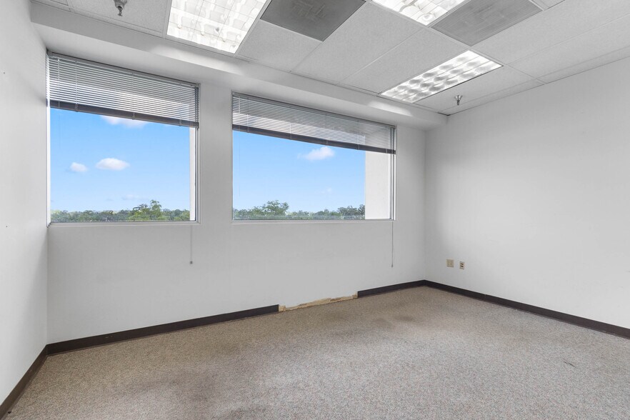 More Photos Of 2201 Lucien Way, Maitland Office For Lease