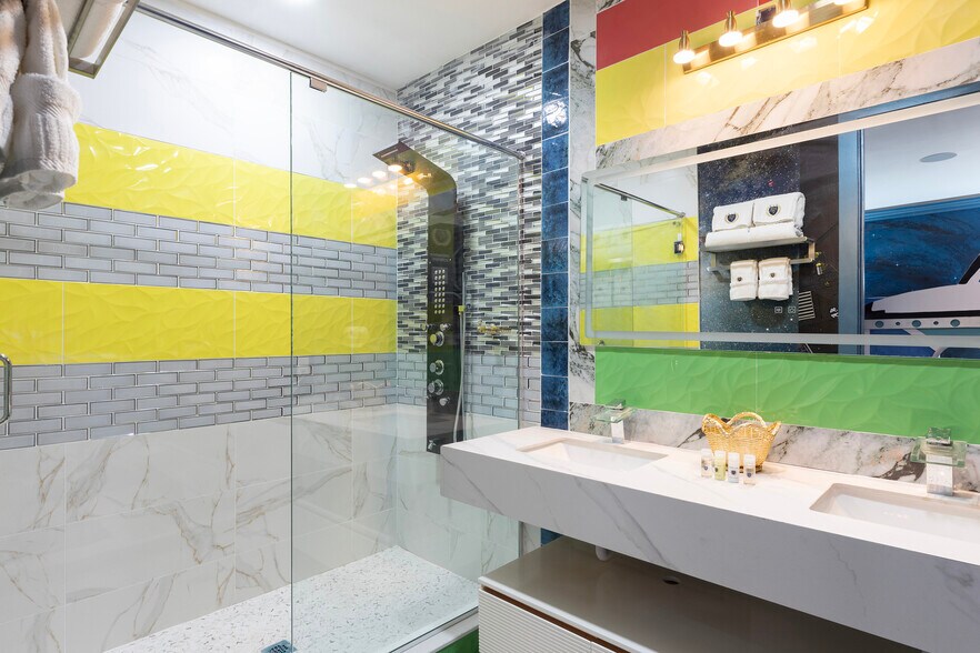 More Photos Of 1015 Fantasy Dr, Davenport Specialty For Sale