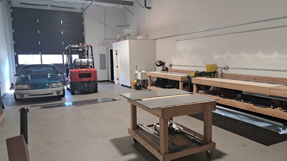 More Photos Of 77 S Main St, Newtown Warehouse For Lease